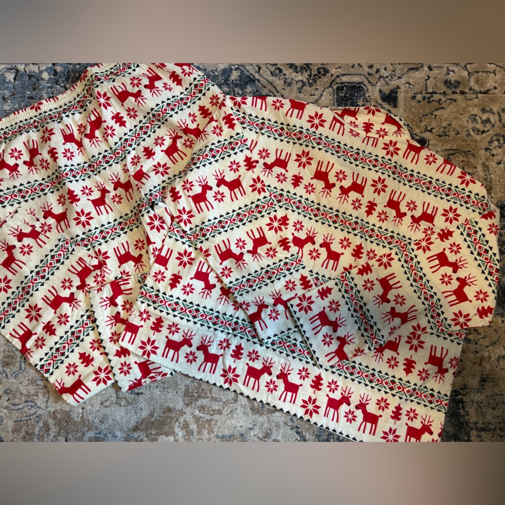 Hanna Andersson Red & White Reindeer Print Sweatpants Pajama Set - Picture 8 of 8